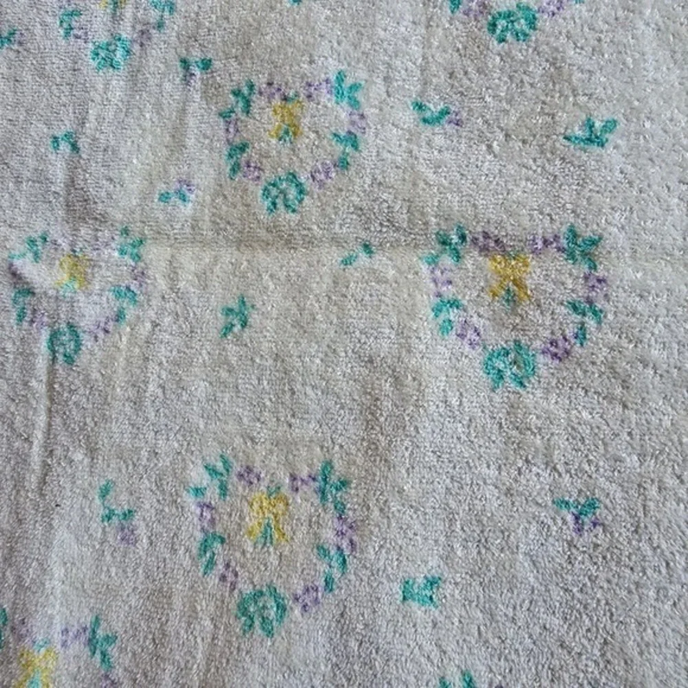 Vintage DUNDEE Bath and Hand Towel Yellow Heart‎ Print